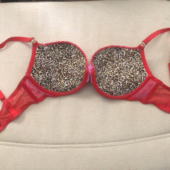 Victoria’s Secret Very Sexy Push-Up Bra 32DD - Picture 2 of 3